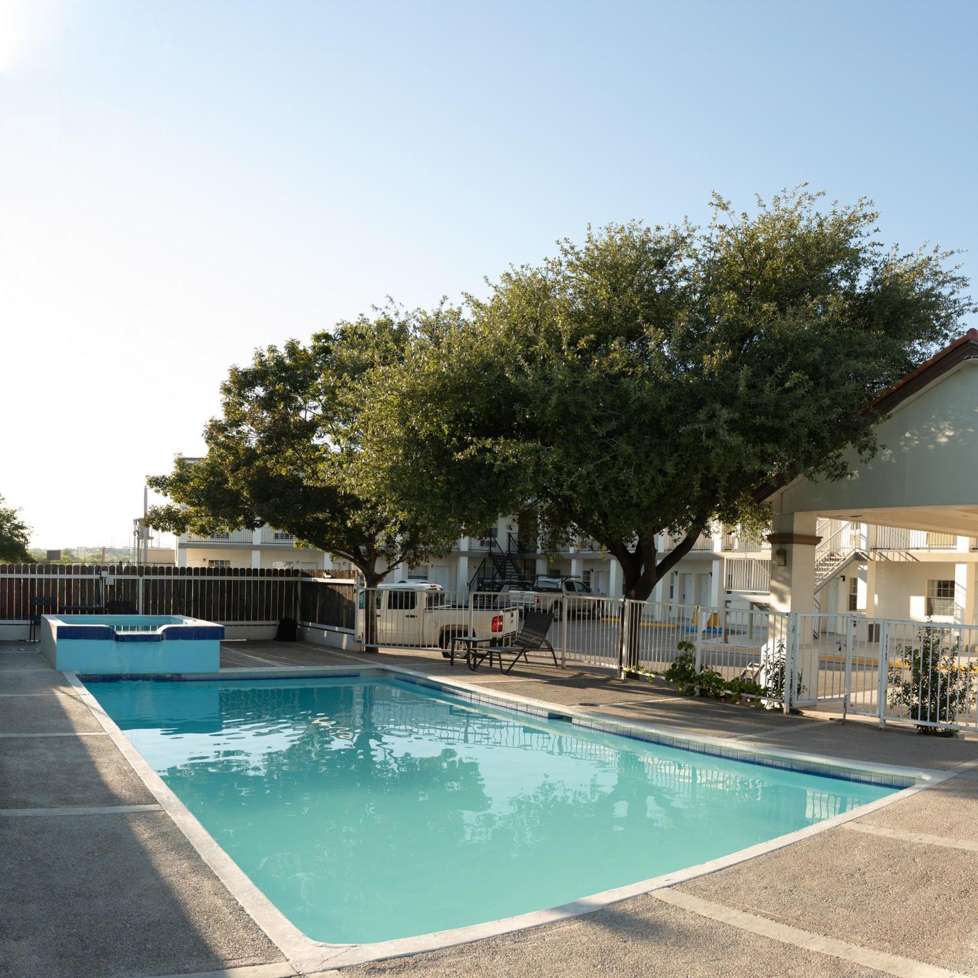 Hotel Quinta San Carlos Inn Manuel Valdez المظهر الخارجي الصورة